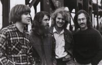 Creedence.Clearwater.Revival.Album.Collection[320Kbps]eNJoY-iT