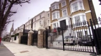 Selling London S01E02 WEB x264-LiGATE [eztv]
