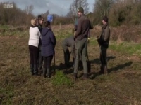 Home Ground S08E01 480p x264-mSD [eztv]