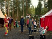 Cold Feet S08E03 480p x264-mSD [eztv]