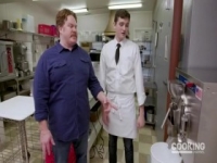 Man v Food S07E31 480p x264-mSD [eztv]