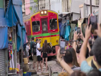 The Amazing Race S35E01 PROPER 480p x264-mSD EZTV The Amazing Race S35E01 PROPER 480p x264-mSD EZTV