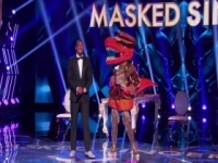 The Masked Singer S03E08 480p x264-mSD [eztv]