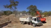Outback Opal Hunters S03E03 720p WEB x264-APRiCiTY [eztv]