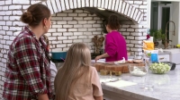 Selena plus Chef S02E05 720p HEVC x265-MeGusta EZTV