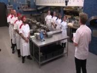 Hells Kitchen US S18E10 480p x264-mSD [eztv]
