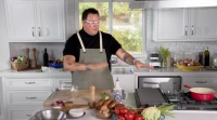 Selena plus Chef S02E09 WEB x264-PHOENiX EZTV