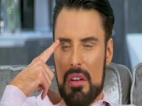 Celebrity Gogglebox S01E02 480p x264-mSD [eztv]