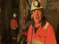 Outback Opal Hunters S06E02 480p x264-mSD EZTV Outback Opal Hunters S06E02 480p x264-mSD EZTV