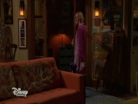 Ravens Home S04E10 Fresh Off The Note 480p x264-mSD EZTV