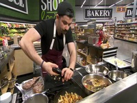 Guys Grocery Games S29E12 480p x264-mSD EZTV Guys Grocery Games S29E12 480p x264-mSD EZTV