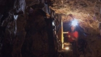 Outback Opal Hunters S03E13 720p WEB x264-APRiCiTY [eztv]