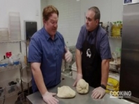 Man v Food S07E24 480p x264-mSD [eztv]