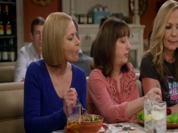 Mom S08E03 480p x264-mSD EZTV