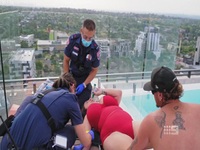 Paramedics S03E02 480p x264-mSD EZTV