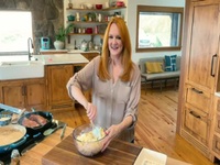 The Pioneer Woman S31E13 Spring Dinner 480p x264-mSD EZTV