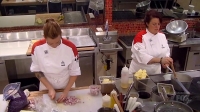 Hells Kitchen US S16E05 PROPER 720p HDTV x264-W4F[eztv]