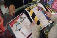 Easy S01E01 WEB X264-DEFLATE EZTV