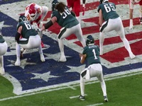 Quarterback S01E08 480p x264-mSD EZTV