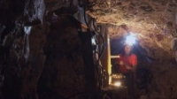 Outback Opal Hunters S03E13 WEB x264-APRiCiTY [eztv]